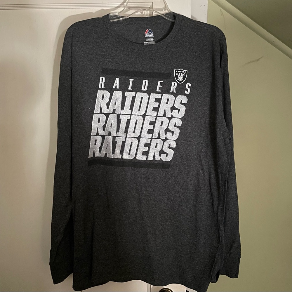 Oakland Raiders Shirt Men XL Gray Long Sleeve Pullover NFL - Majestic Never Worn
